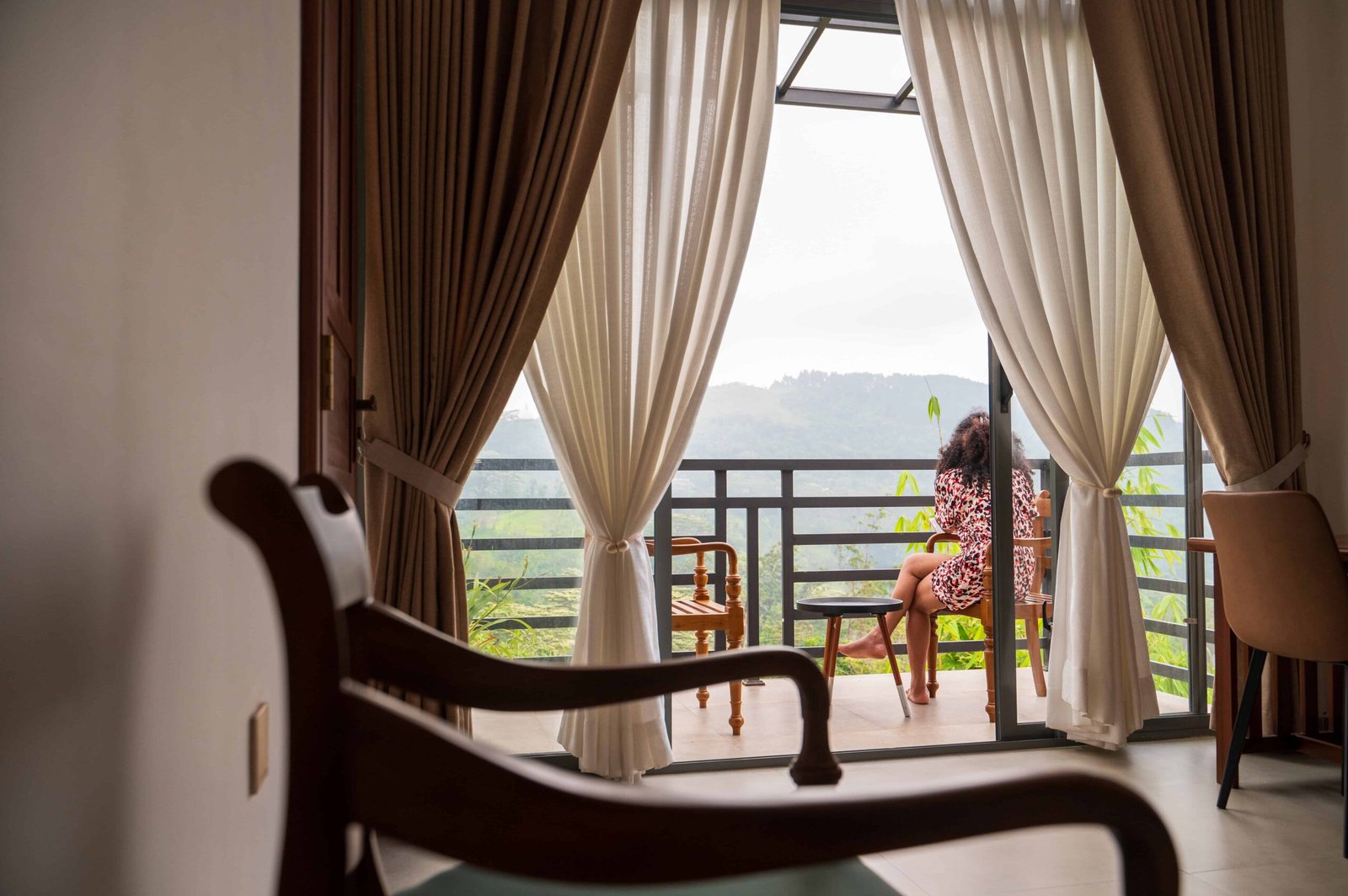 Balcony opening to the mountains